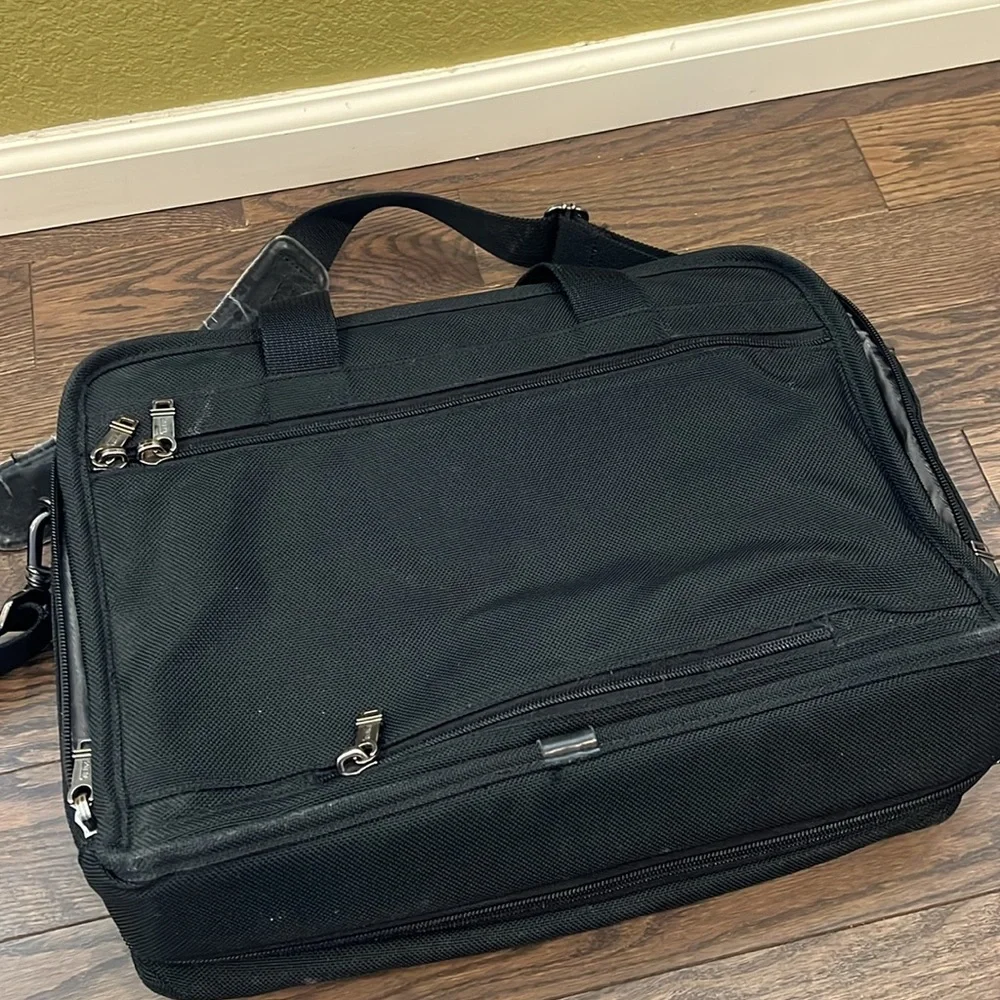 TUMI Alpha Ballistic Nylon Expandable Multipurpose Travel Bag Black briefcase
